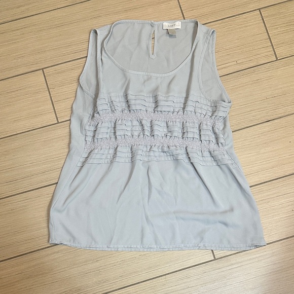 LOFT Women's Soft Gray Ruffle Tank Top - Picture 1 of 4
